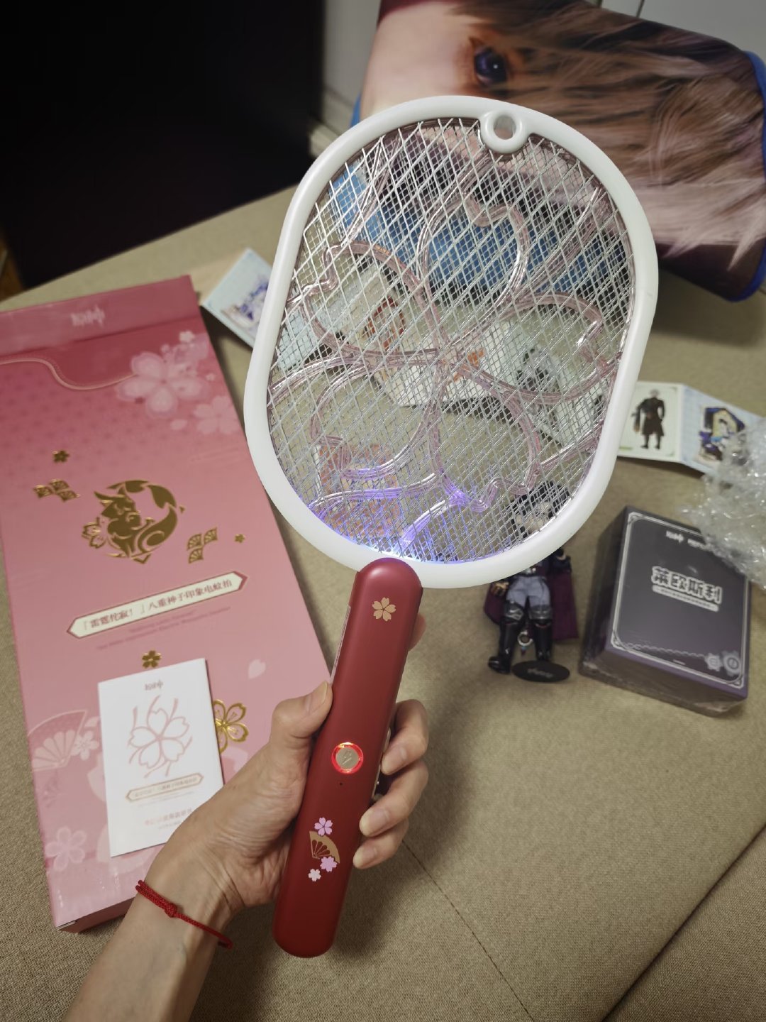 典狱长的新衣服来了！还有电蚊拍 