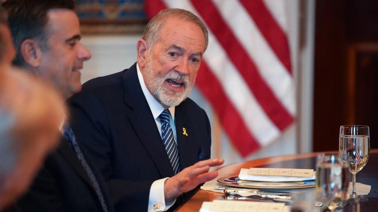 美国驻以色列大使麦克·哈克比直言，推翻伊朗政权就能终结哈马斯、真主党、胡塞武装的