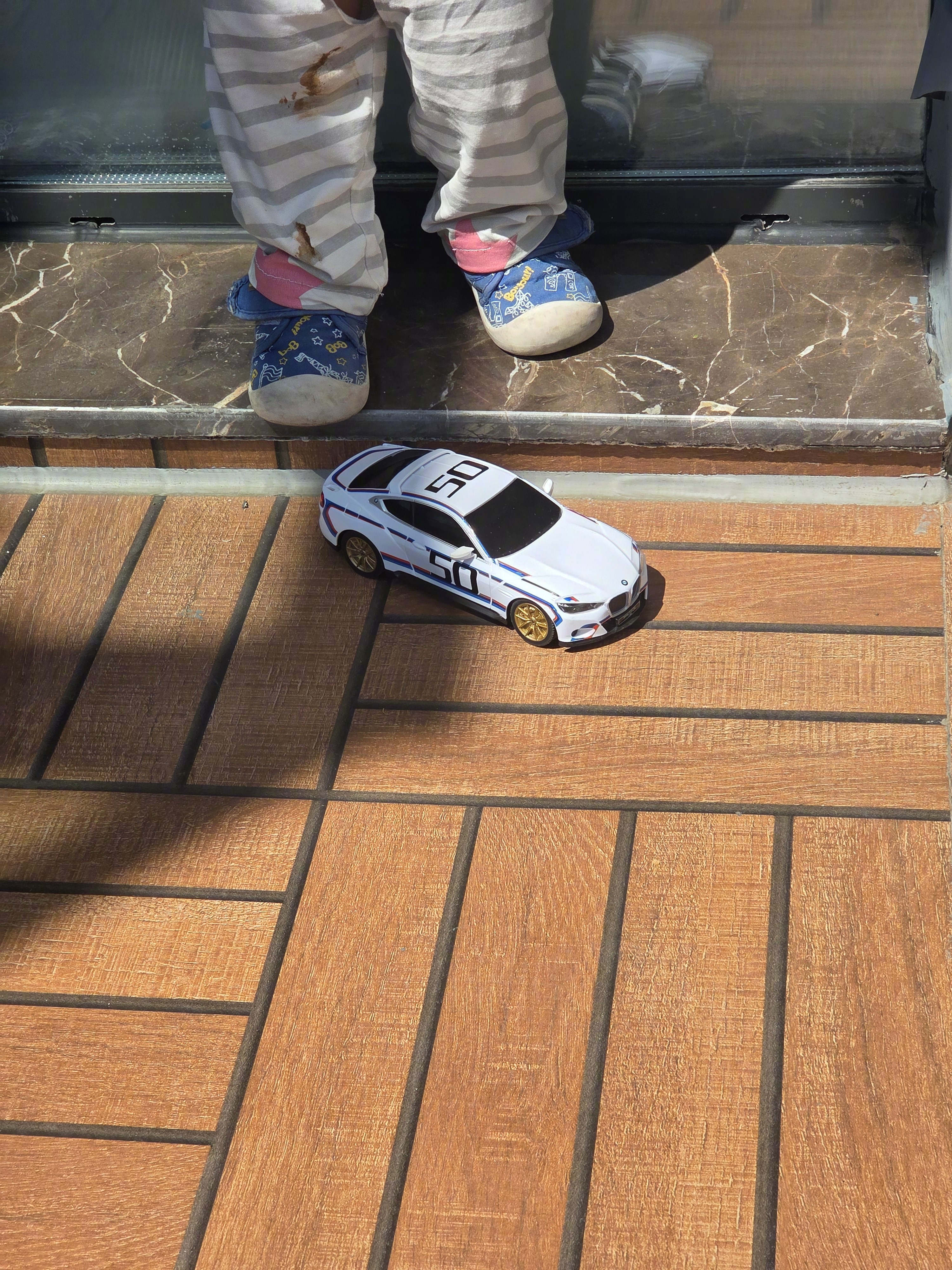 从小就培养赛车精神车是宝马提供的，上的去保养车充值送的哈哈哈。 