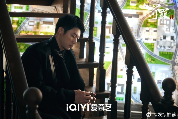 黄景瑜罚罪2夯爆了市场与观众的双重认可。《罚罪2》荣获猫眼Q1犯罪剧TOP1，黄