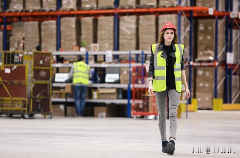 巴黎仓库被盗损失3亿？京东回应 最近“京东巴黎仓库被盗损失3亿”的消息传得沸沸扬