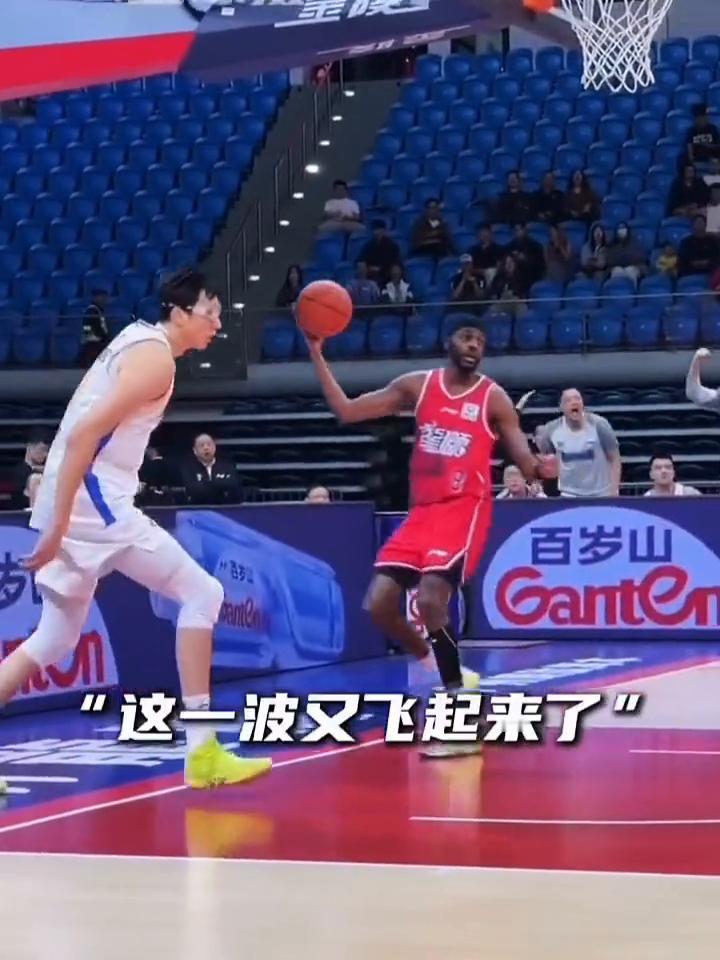 周琦VS徐昕，谁才是内线强者？
文班亚昕vs霍姆格琦，这一波又飞起来了。再来看看