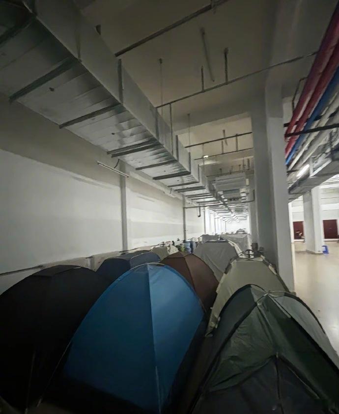 宿舍太热吉大学生地下室支帐篷过夜[衰]东北地区（哈尔滨、长春等）2025年6月下