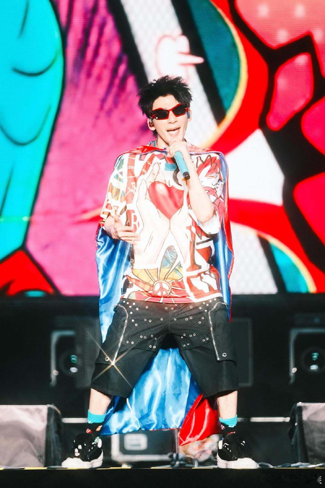 付航说大张伟是上个世纪出道的今夜喜友秀 被两人的相处模式圈粉，互夸又互怼，真诚又