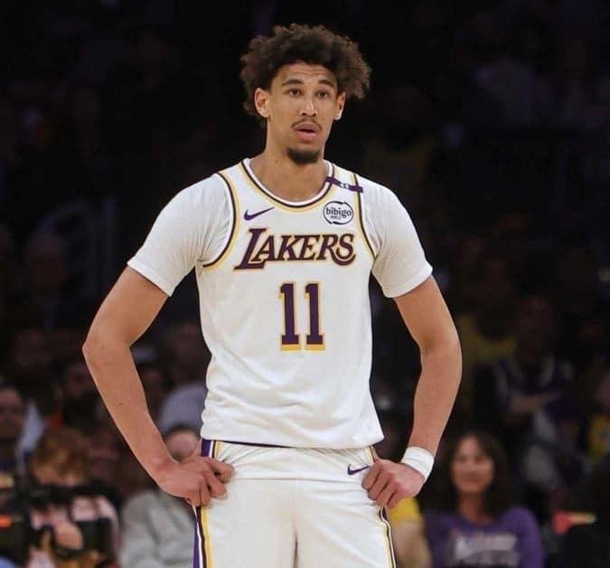 海斯（左腿筋肌腱病）继续缺席今天对阵开拓者的比赛，这也是他连续第3场缺阵❌开拓者