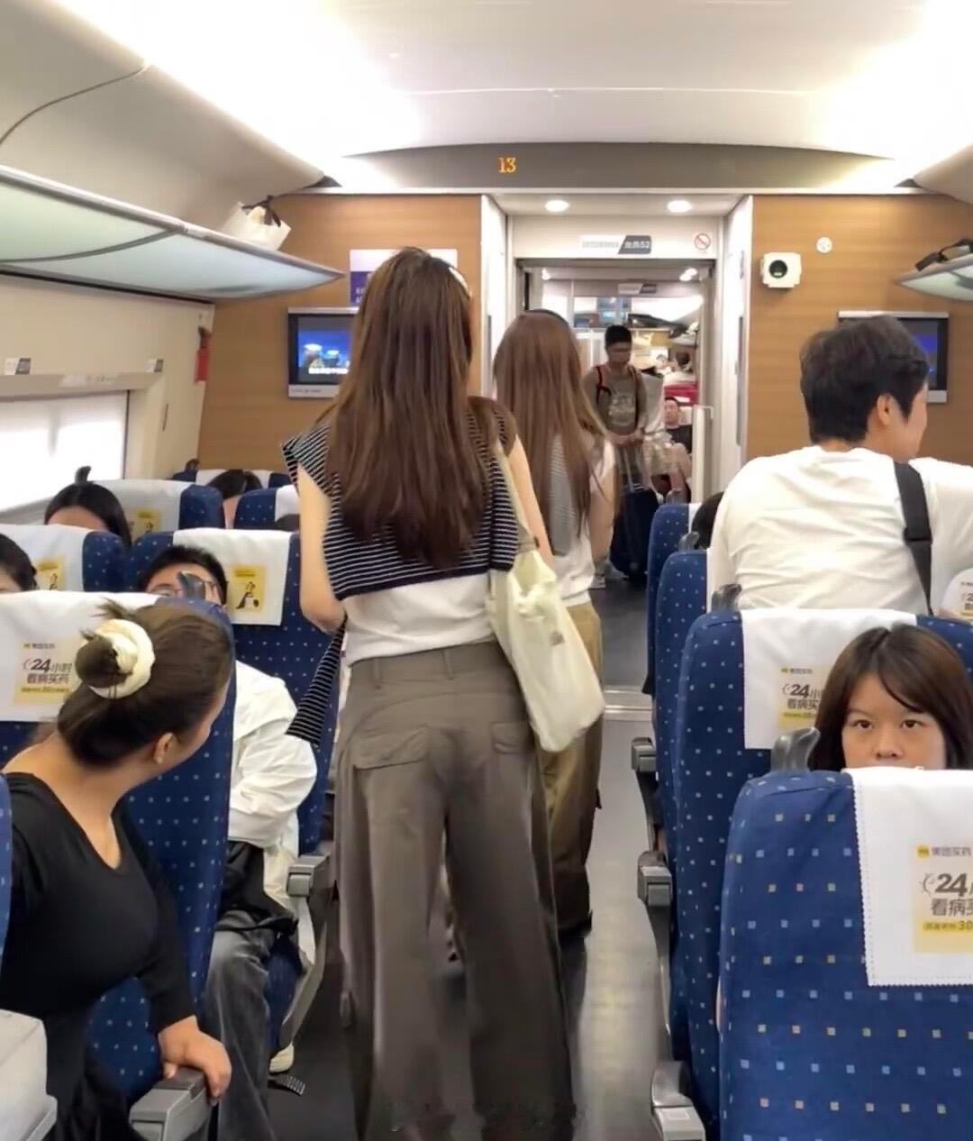 Vocal！！是我剪吊牌坠速度的一次！！！百元内我直接按头安利的一条工装裤子！梨