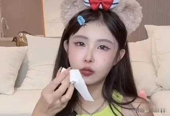 猫妹妹被遗弃至今没见过生母，透露退网期间收入来源！

             
