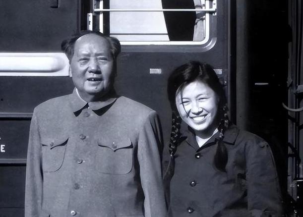 1977年，谢静宜被开除党籍，1983年被免于起诉，职务与待遇全无，1989年恢