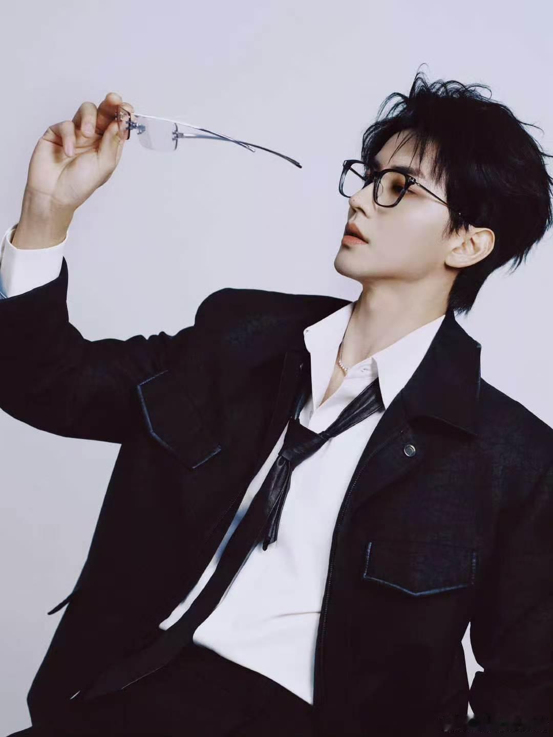 徐若晗拍的陈鑫海 五十公里桃花坞6 徐若晗镜头下的陈鑫海太绝！DV质感配阳光笑容