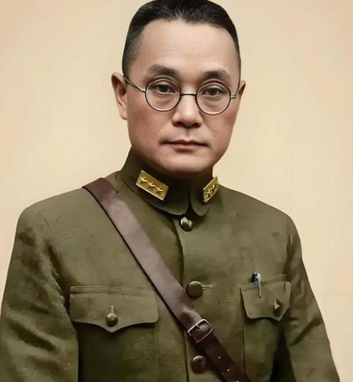 1949年潘文华起义前夜发现妻子张俊是军统特务，他转身一把推开一箱金条：你走吧，