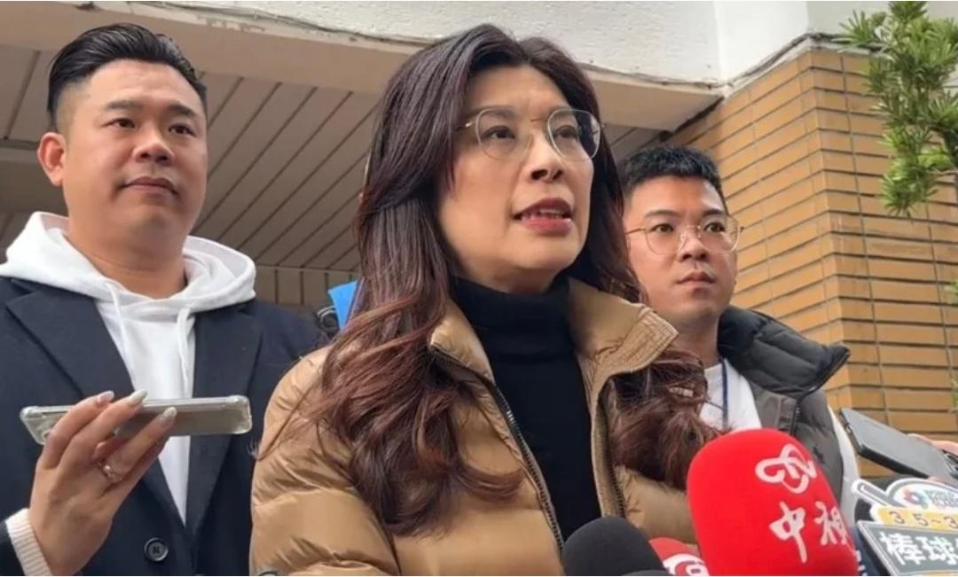 针对民进党质疑国民党拿条件换“国共论坛”，1月10日，中国国民党主席郑丽文发表意