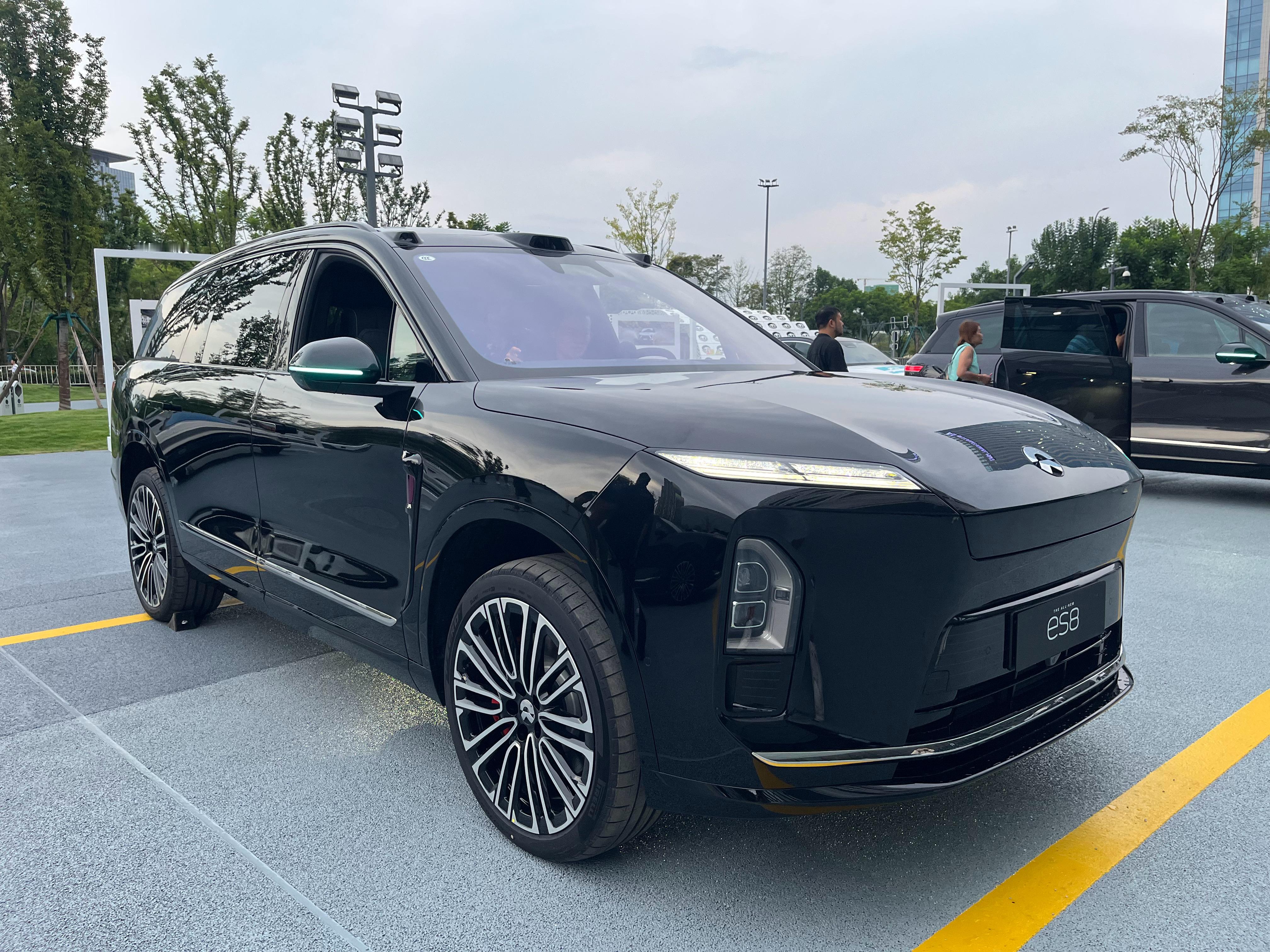 兄弟们！到啦！先给大家看看实车，提前尝尝鲜~现在坐等发布会开始[打call][打