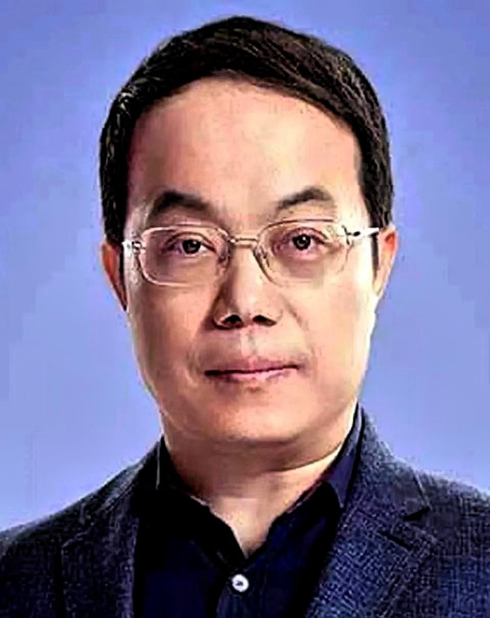 北大心理学教授武志红，扔出一个扎心的说法，戳中了无数陪护者的痛点：伺候老人，你得