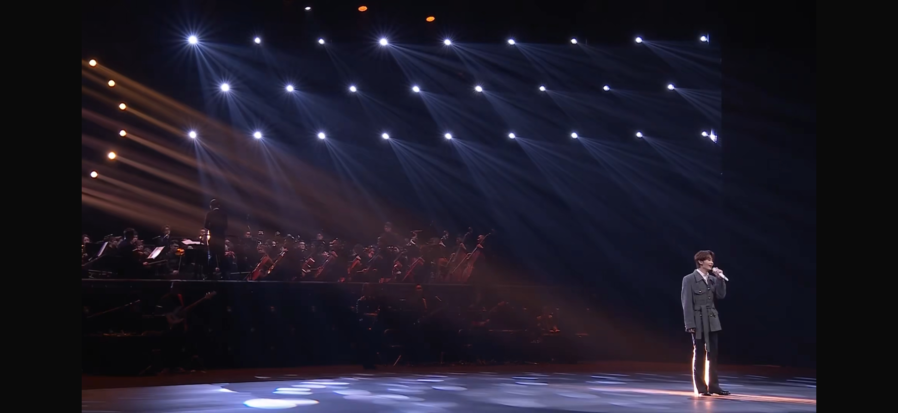 华为发布会的开场已经Next Level了，没在现场十分可惜，每年Mate系列发