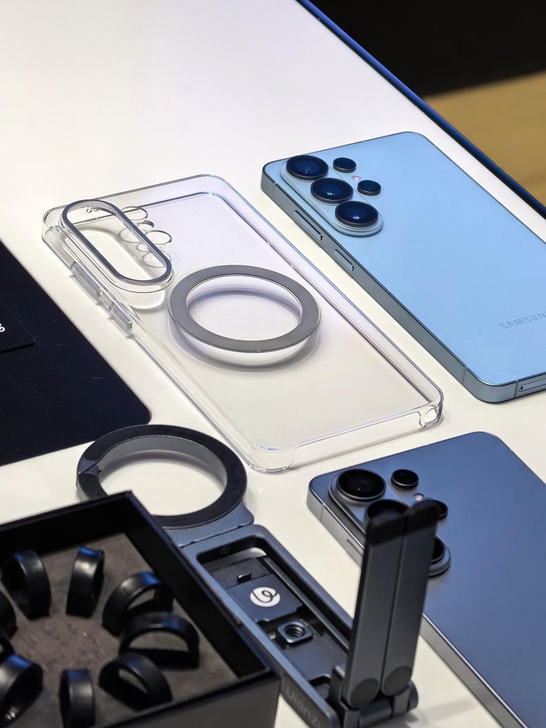 三星s26系列今年的透明磁吸壳确实很好看，但是官网要199的价格确实也伤不起
