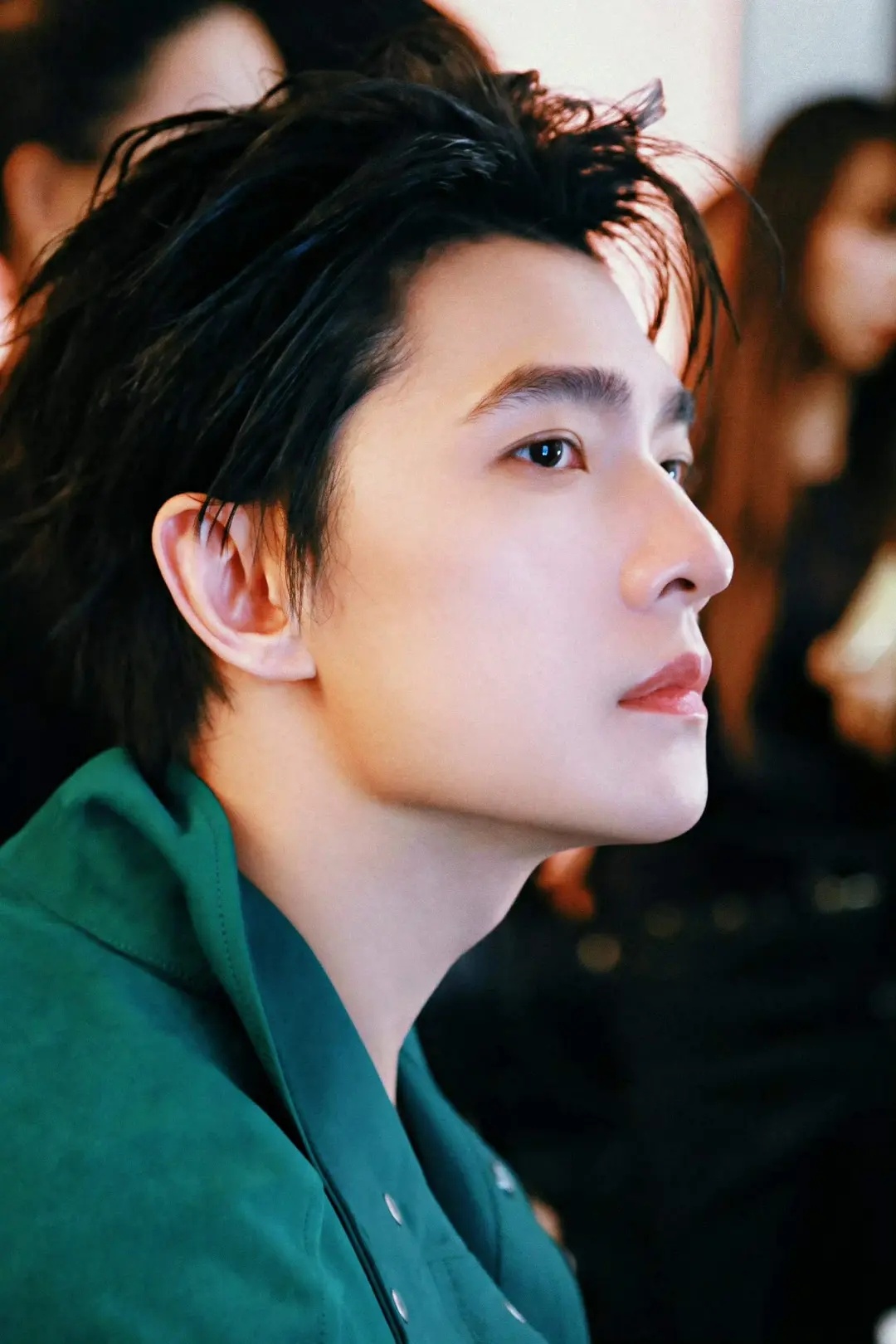 杨洋这下额线真的太绝了啊 