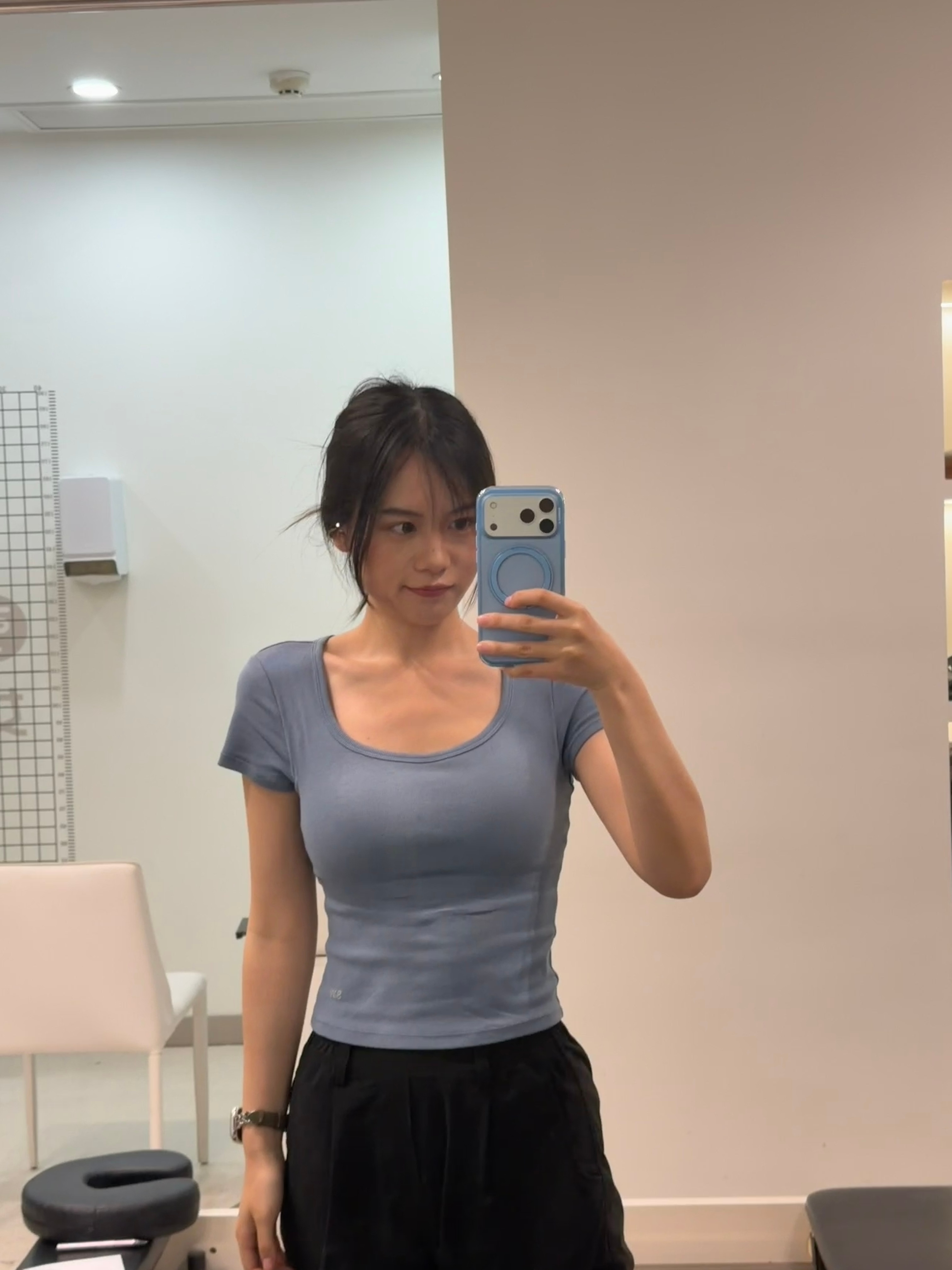 夏天了想着得身材管理一下结果现在练完走出健身房好想吃火锅啊啊啊啊看得出来我今天用