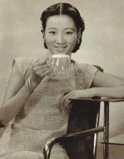 新婚当晚，17岁的钱玄同被哥哥推进洞房，哥哥对他说：“今晚好好圆房，先留后，再纳