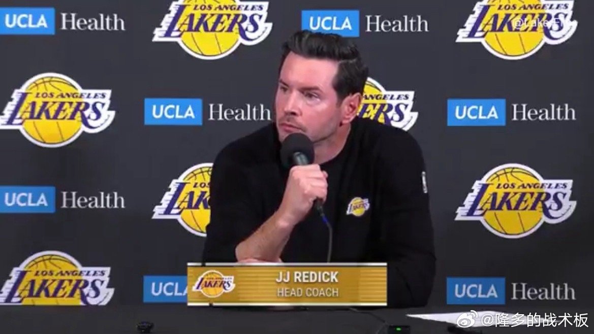 雷迪克表示，最后一球的第一选择是詹姆斯。谈到肯纳德：“在接球出手的那一刻，我们就