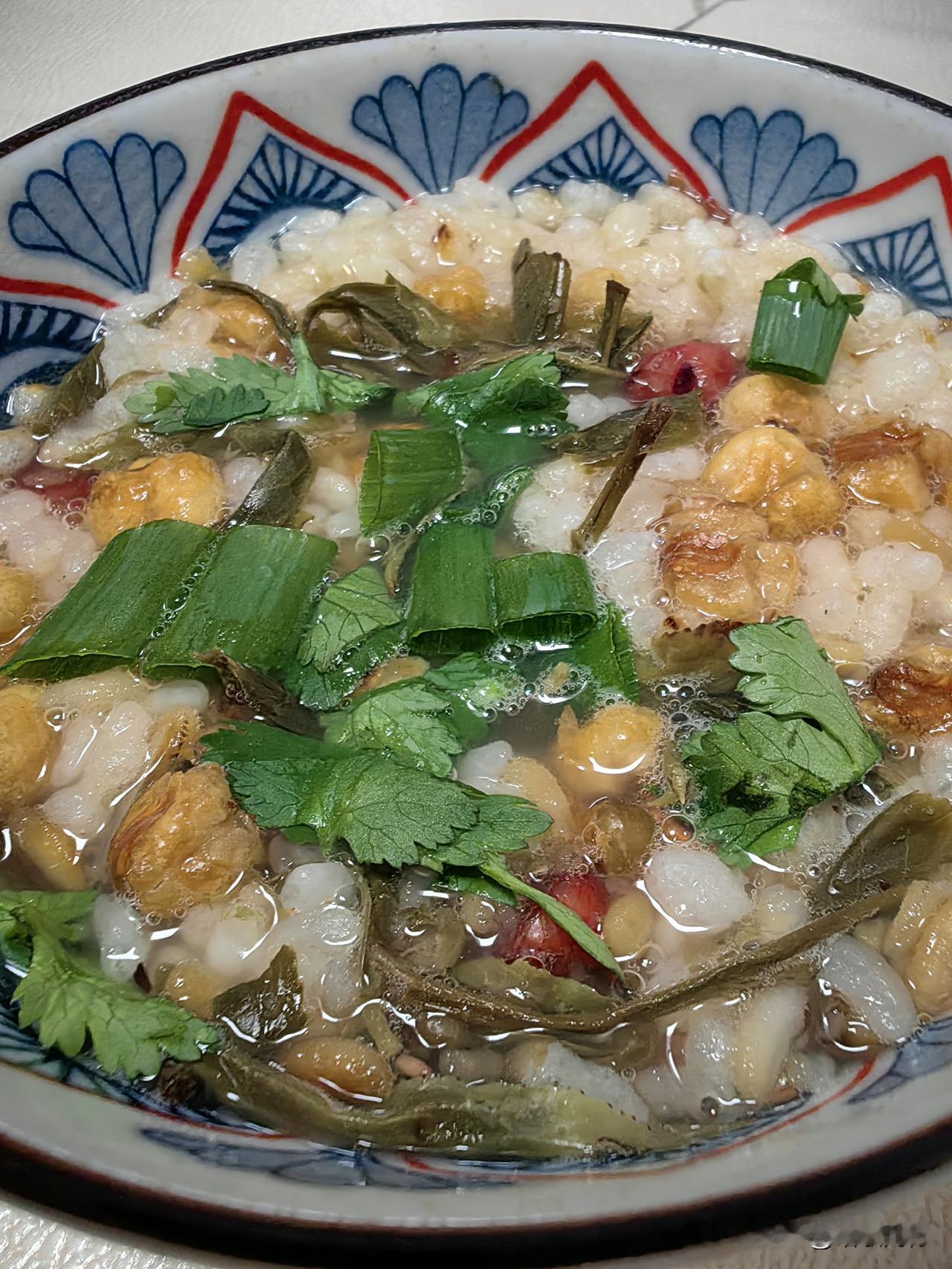 这油茶本是桂北的美食，如今也是我家的家常便饭了！分享你的今日美食照片桂林美食 桂