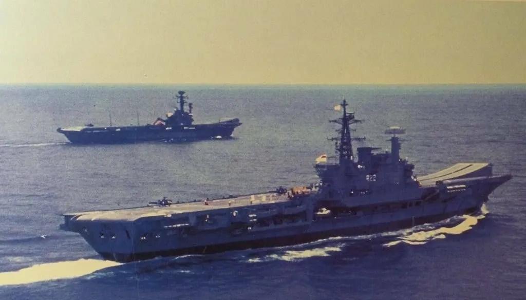 印度海军的三代双航母对比看印度航母的变化
第一代双航母  维克兰特号和维拉特号 