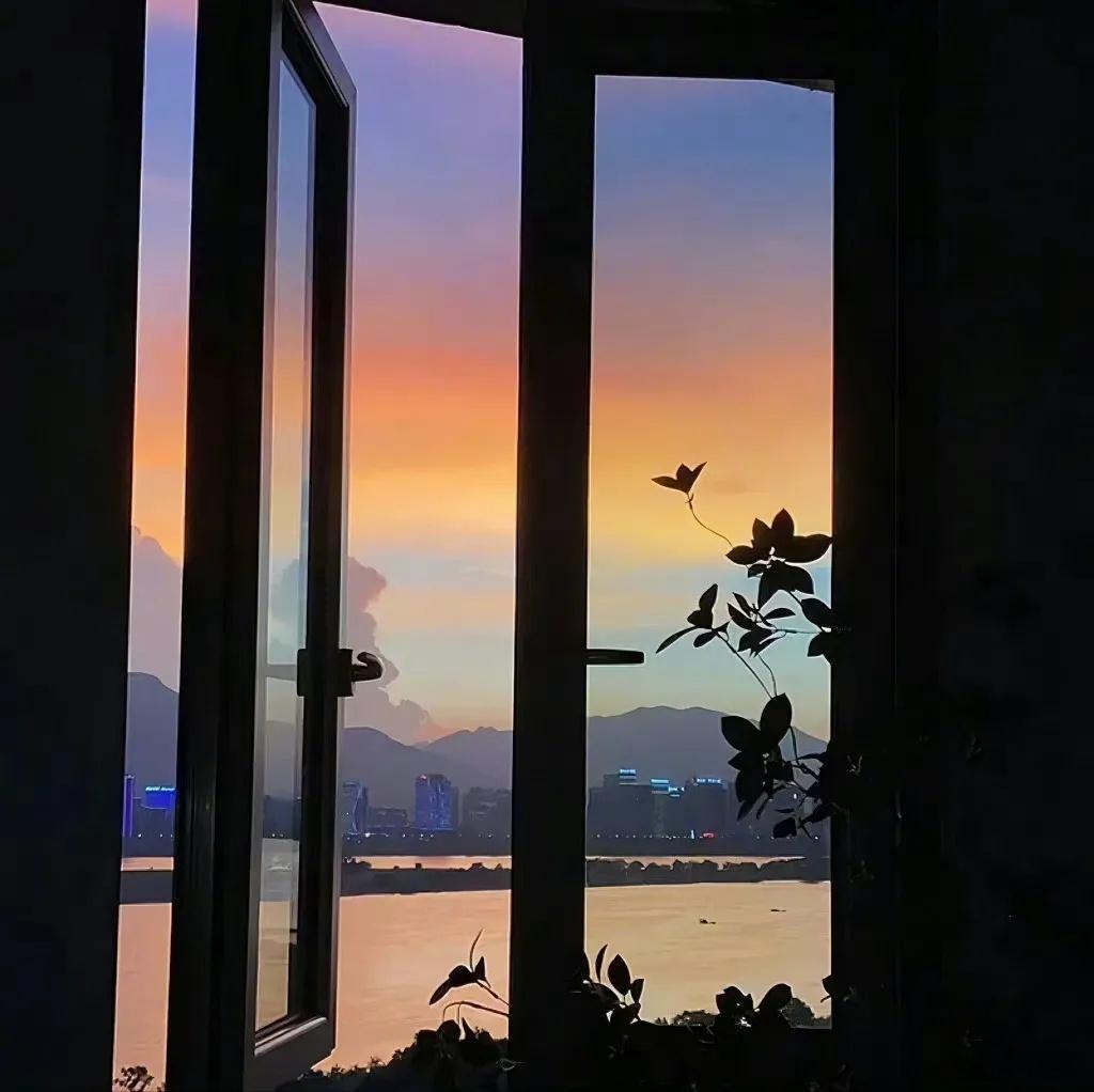 有些风景只能够喜欢却不能收藏，有些人只适合遇见却不适合久伴。 ​​​