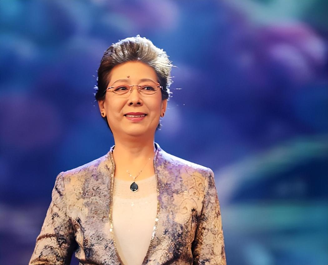 1990 年，歌唱家关牧村因家暴提离婚，王星军说房子孩子选一样，关牧村的选择让他