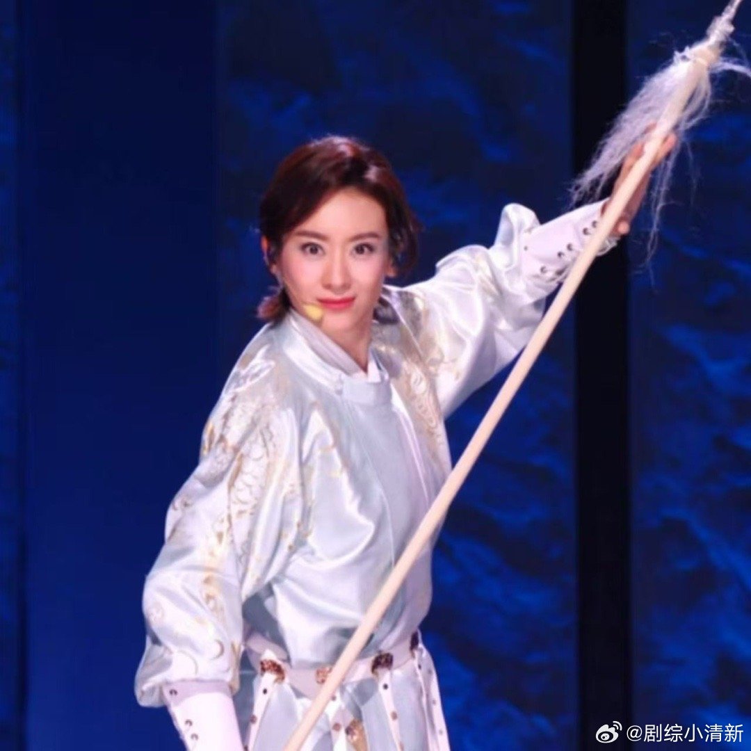 侯宇戏腔秒了侯宇浪姐老祖宗严选 名场面+1！侯宇4岁学艺5岁参赛，38岁带着34