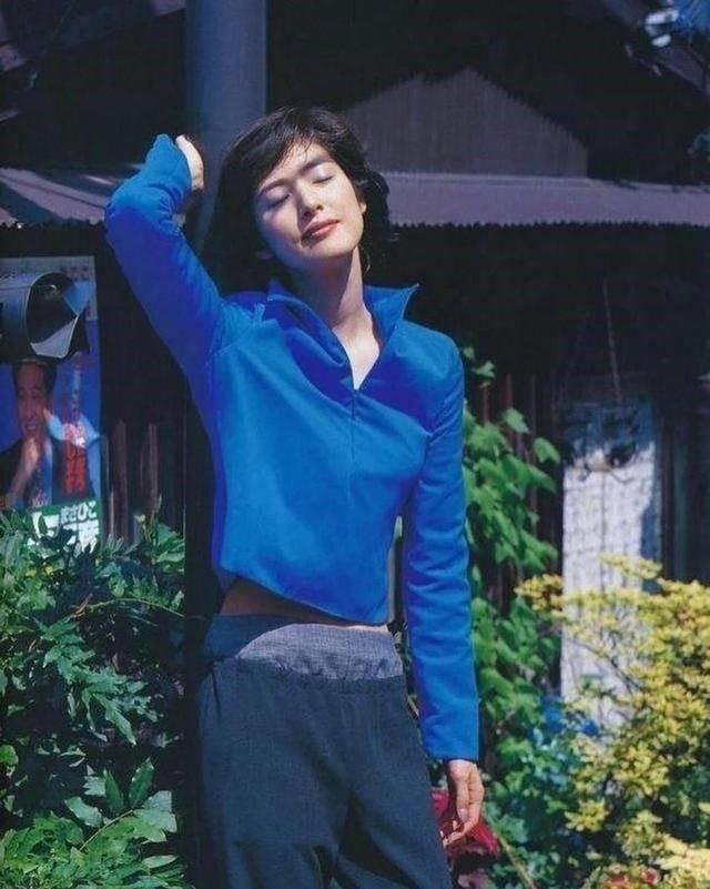 2000年，日本著名女艺人天海佑希，被检测出她的线粒体DNA竟与其中一具距今35