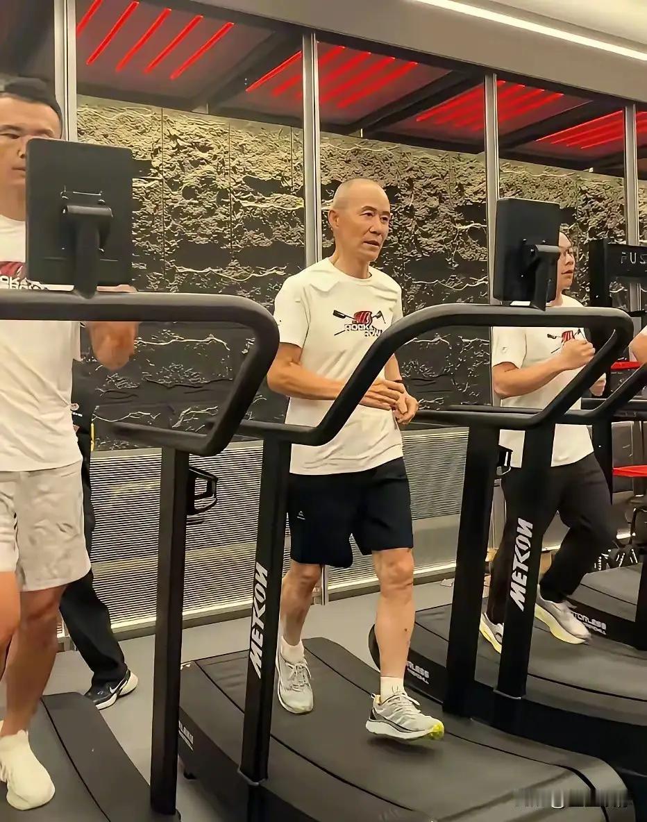 改善现金流和乐观看后市不矛盾

昨天我写了一篇文章，建议满仓的股友，要趁着上涨，