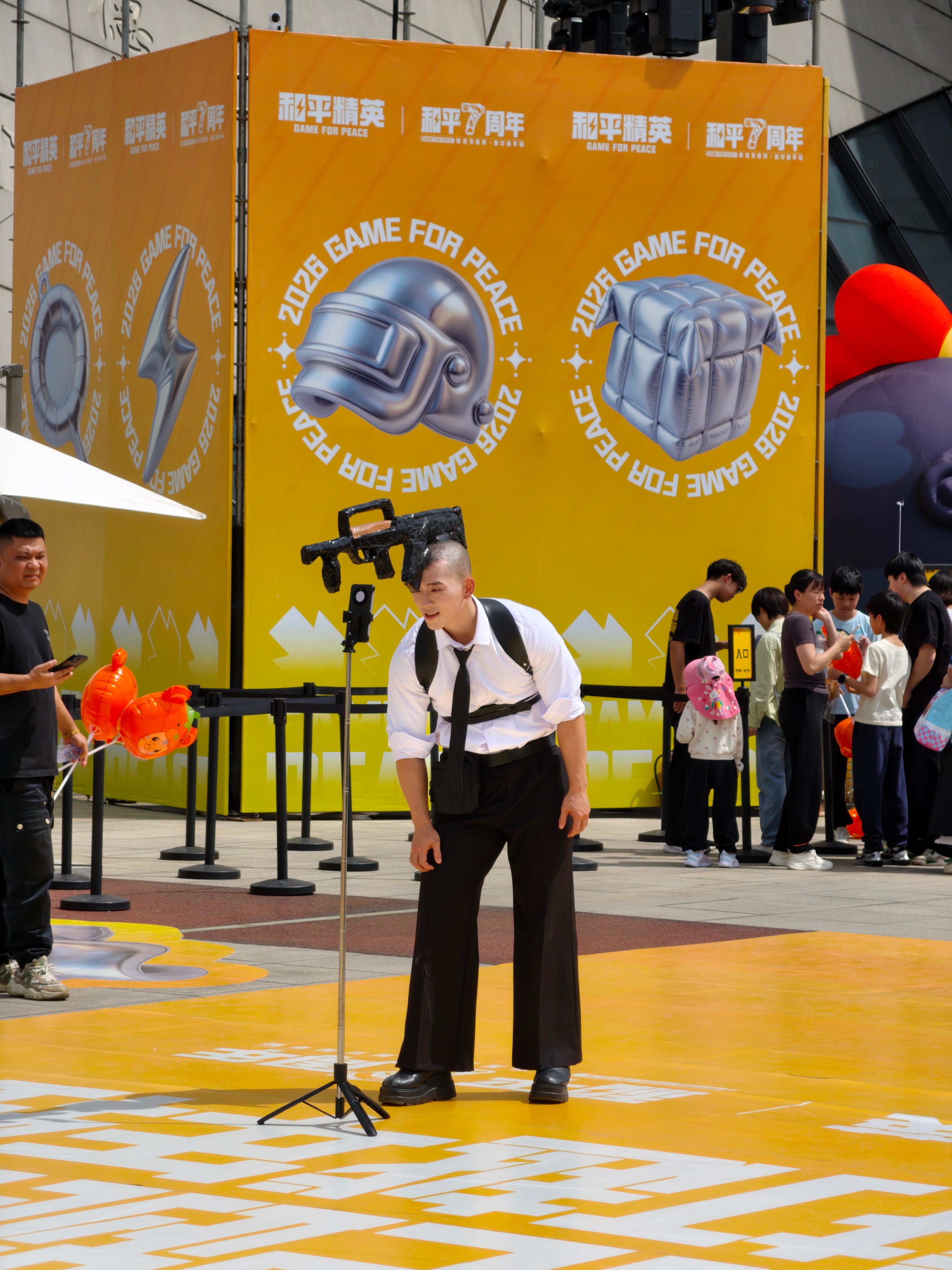 和平精英七周年和平精英 和平精英七周年嘉年华现场，你们要的枪男来了