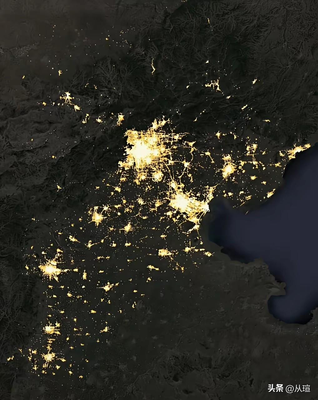 高清京津冀灯光地图，你认出地图上哪些城市呢？河北 河北夜间灯光图 京津冀  京津