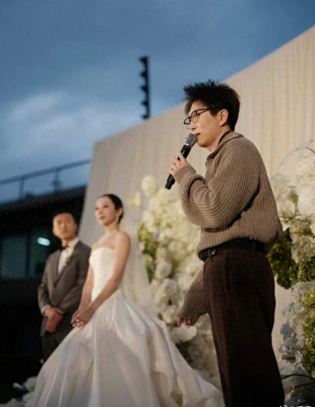 毛不易婚礼致辞刷屏！温柔娓娓道尽多年友情，治愈无数人