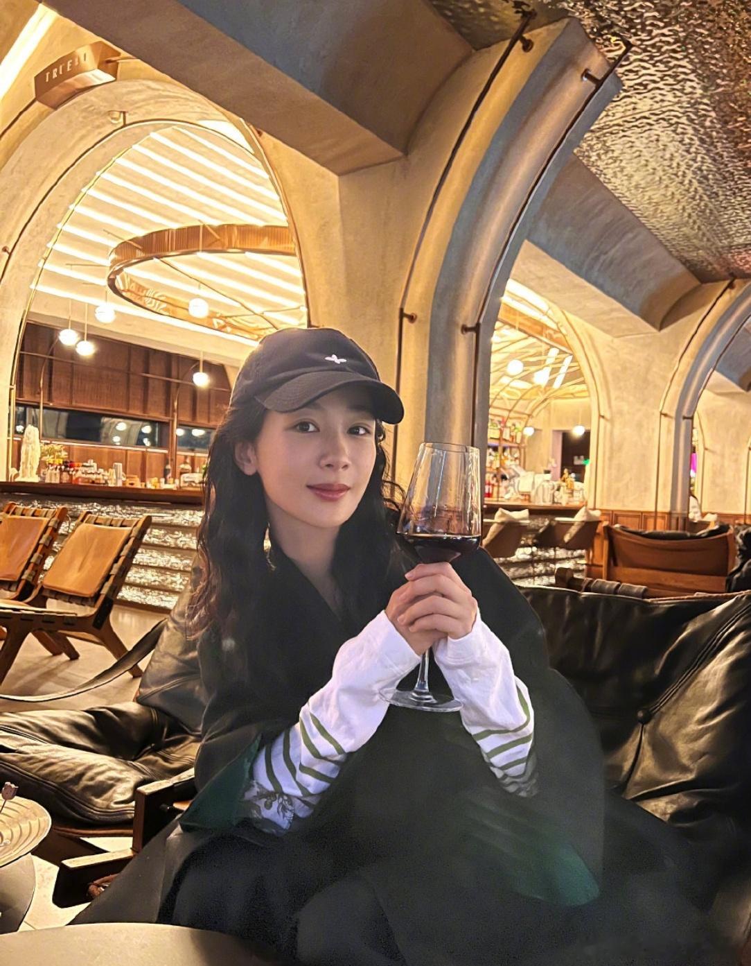 杨紫yz 杨紫董竹君  yz 杨紫玉兰花开君再来只夏夜星空几寸，似他眉眼动人【杨