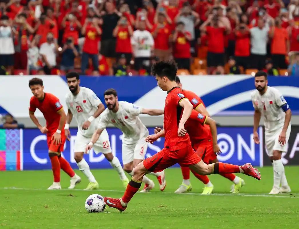 世界上体育项目数不胜数，但真正能在影响力、受欢迎程度上超越足球的几乎没有。那么多