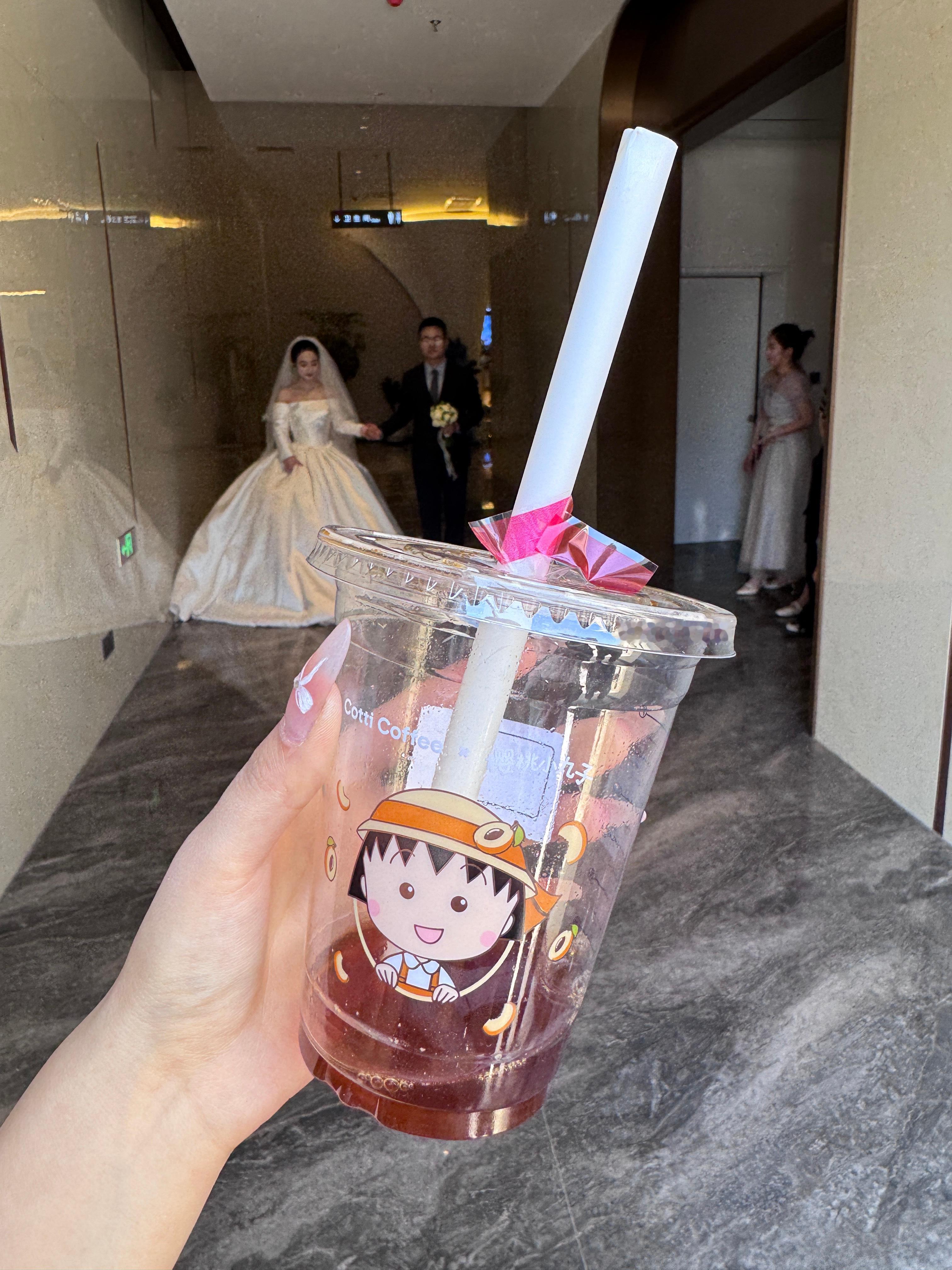 一口气喝完加浓美式然后发现ym来了…..甚至希望五月连轴转的日子不要来lj再说一