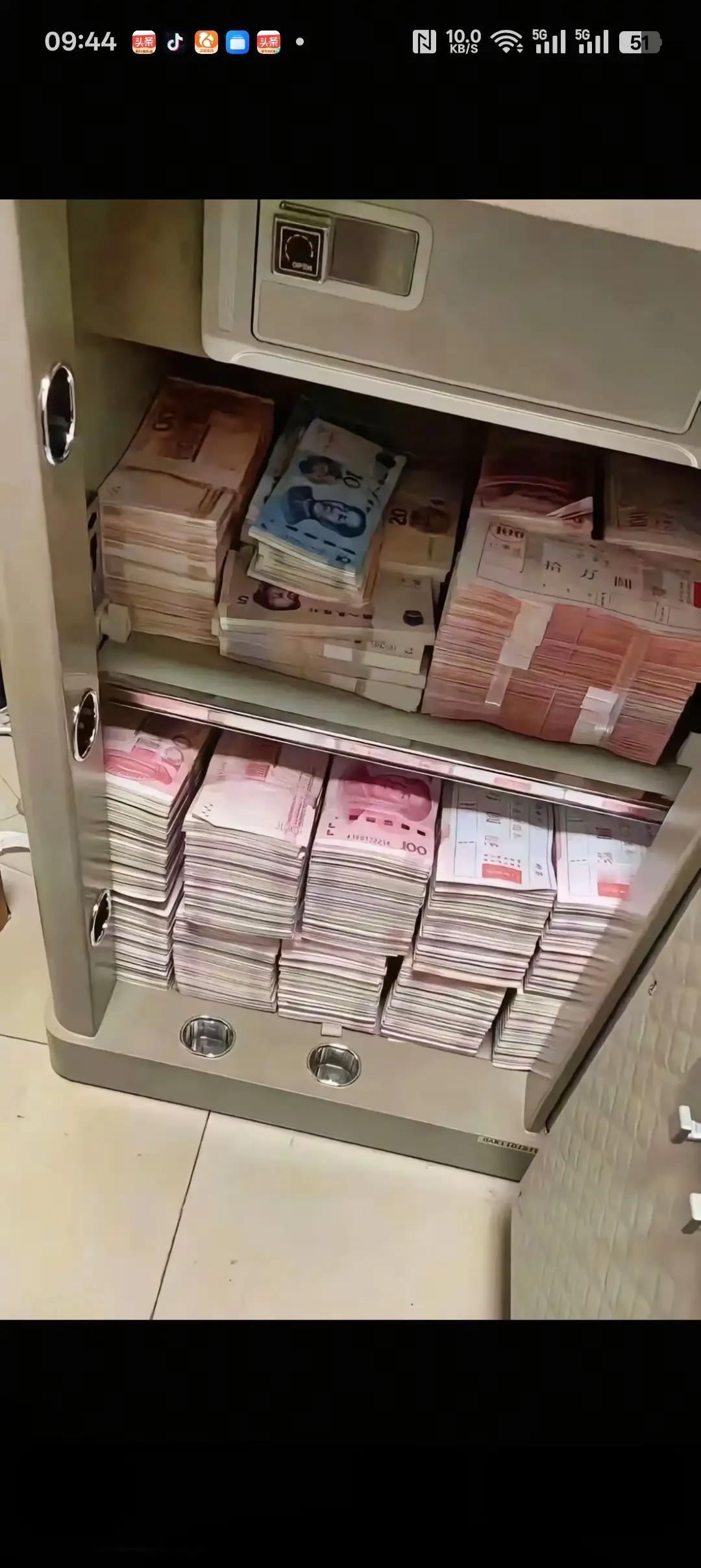 说实话，存钱或者是理财，我只认人民币，从来不认美元
原因很简单，因为我在国内生活