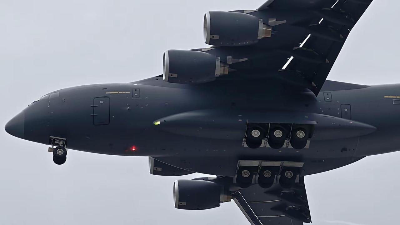 空军航空大学首次使用 运-20B 接学员。运20B 空军航空大学 鲲鹏送我去上学