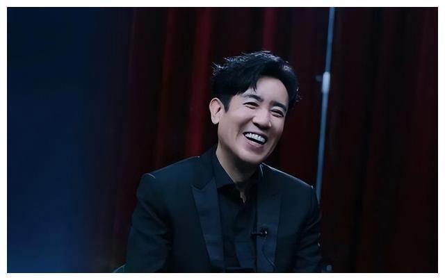 #于和伟大大方方媚粉#于和伟性格也好好啊，从来都没有前辈的架子 ​，他台词工夫我
