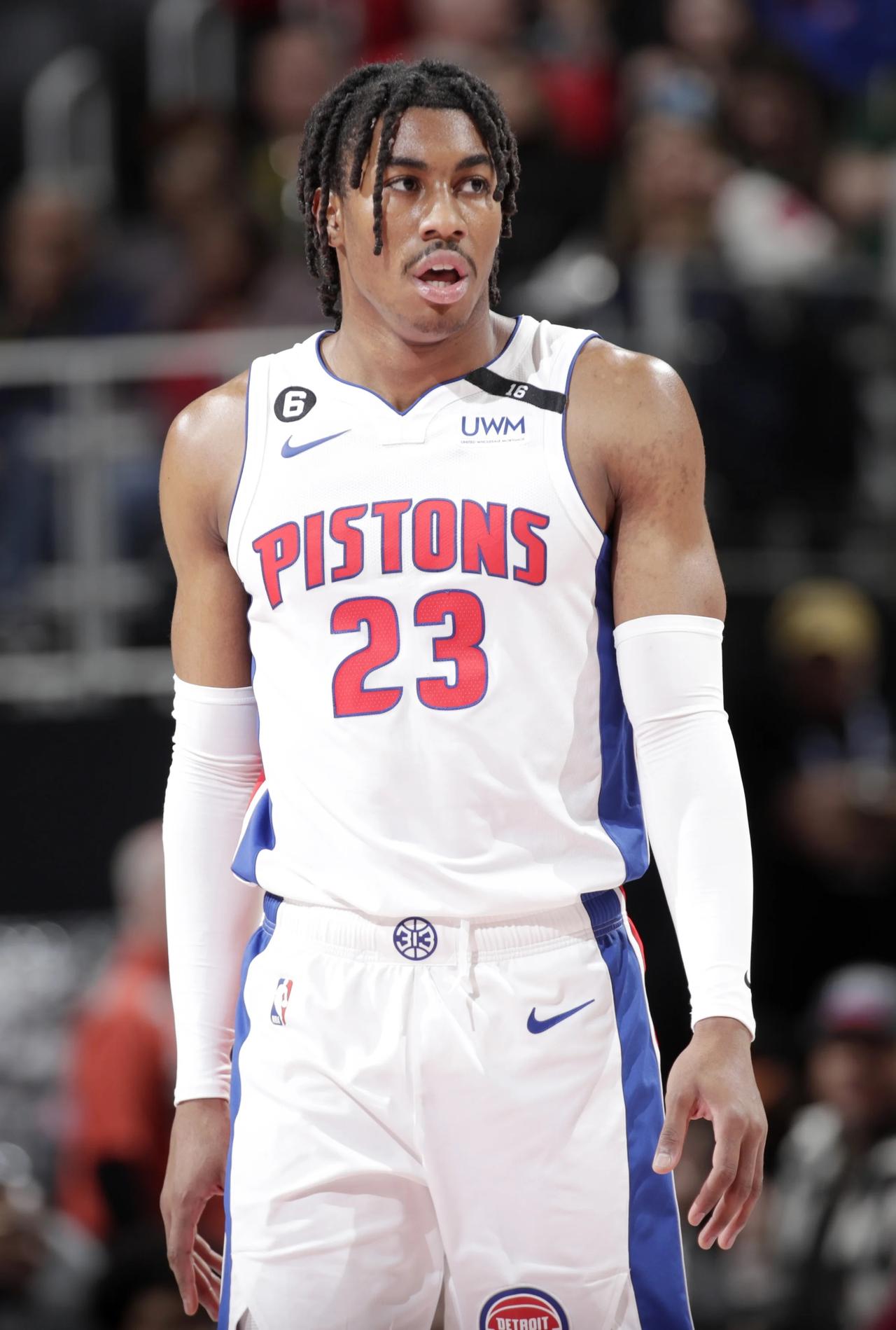 怪不得活塞就是便宜也要送走艾维

公牛队官方宣布裁掉后卫艾维，赛季中期艾维刚从活