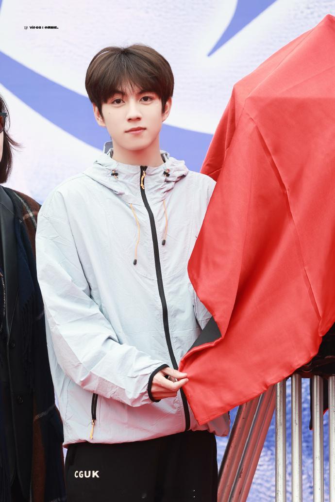 赵一博新剧开机路透  赵一博新剧开机生图路透  新剧《遇人不熟》开机路透新鲜出炉