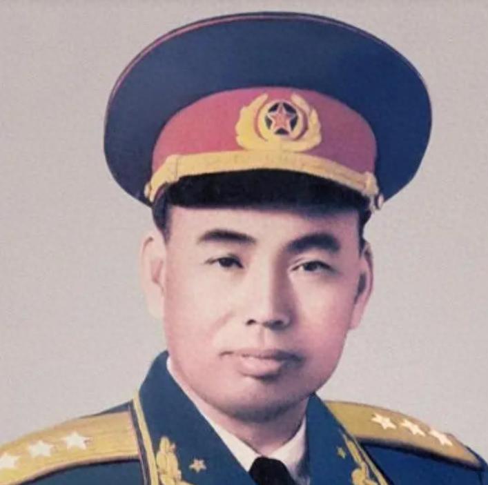 许世友下葬时王震手持拐杖郑重告诫现场众人：你们以后切记不要学许世友的做法！
19