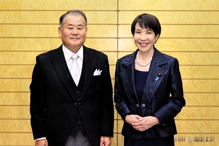 玩火者，必自焚。

日本首相身边那位专门负责“核裁军与核不扩散”事务的辅佐官，自