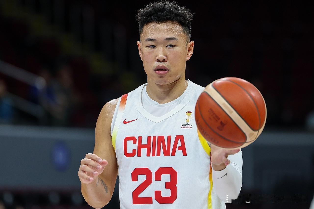 中国男篮83:78乌拉圭男篮，我想说的是:
1、乌拉圭的配合真好！人到球到！就是