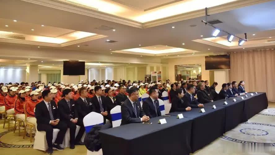 德媒表示，中国打的这一手牌，让美国左右为难！1月25日，德国之声刊文表示，中国正