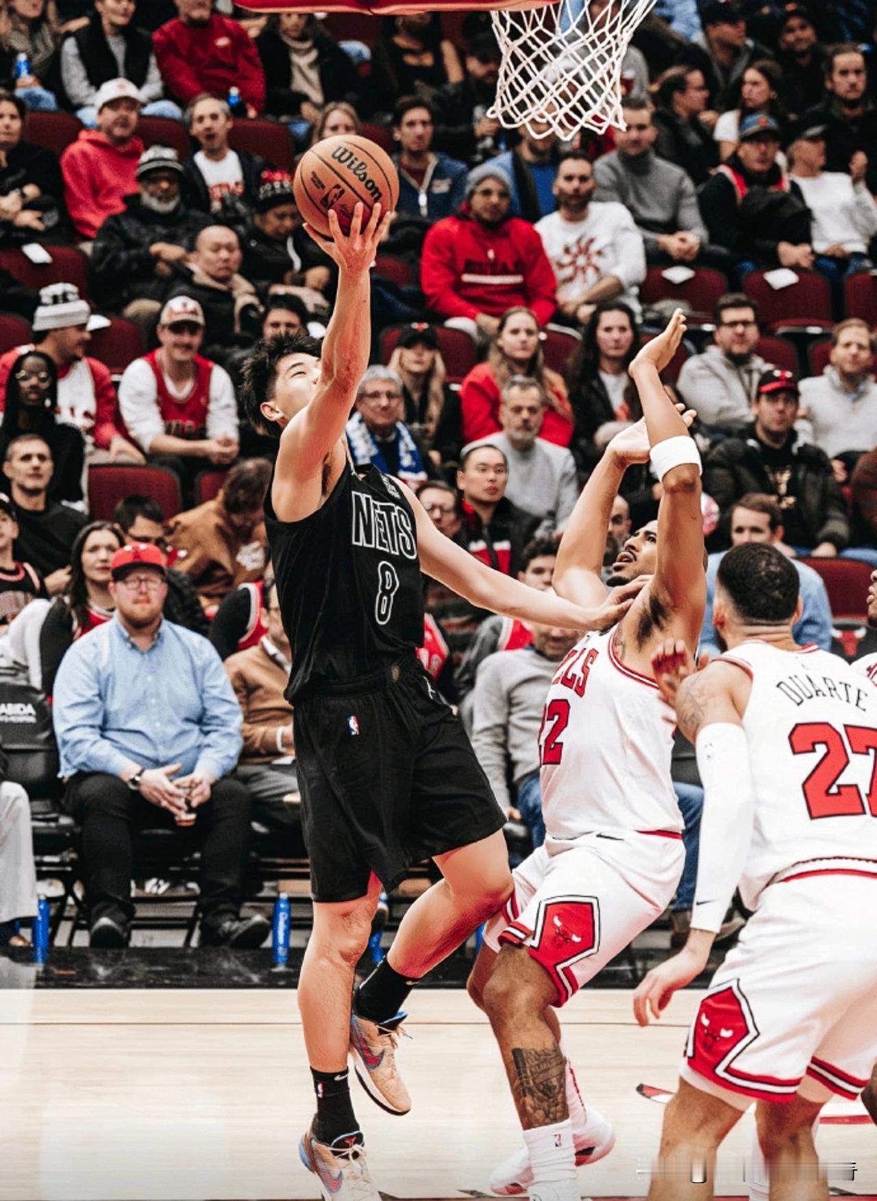 中国男篮球员崔永熙获得NBA生涯首次运动战得分，篮网惨败公牛，NBA常规赛，篮网