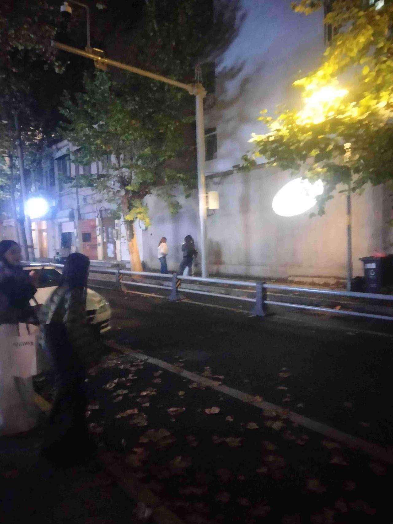 我的今日状态：😁轻松愉快
我这里的天气：☀️晴天