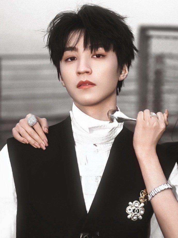 姐姐们演我看王俊凯乘风2026谁懂啊！乘风姐姐们看到王俊凯登场的反应简直复刻本人