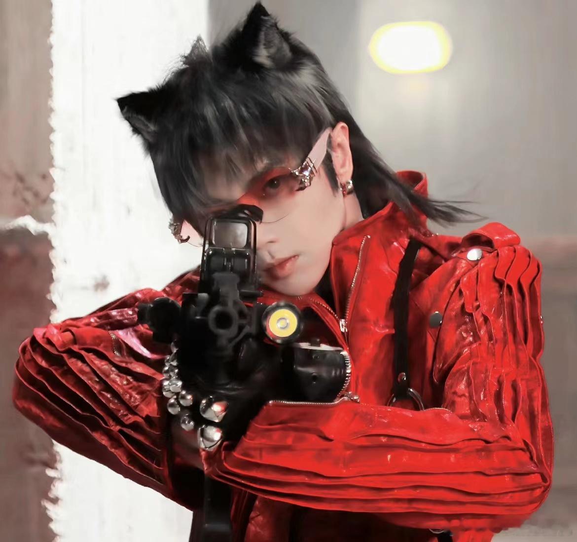 #华晨宇说花傲天排面比自己大# 这又是写歌又是改ID的，我说花花你真的别太宠花傲