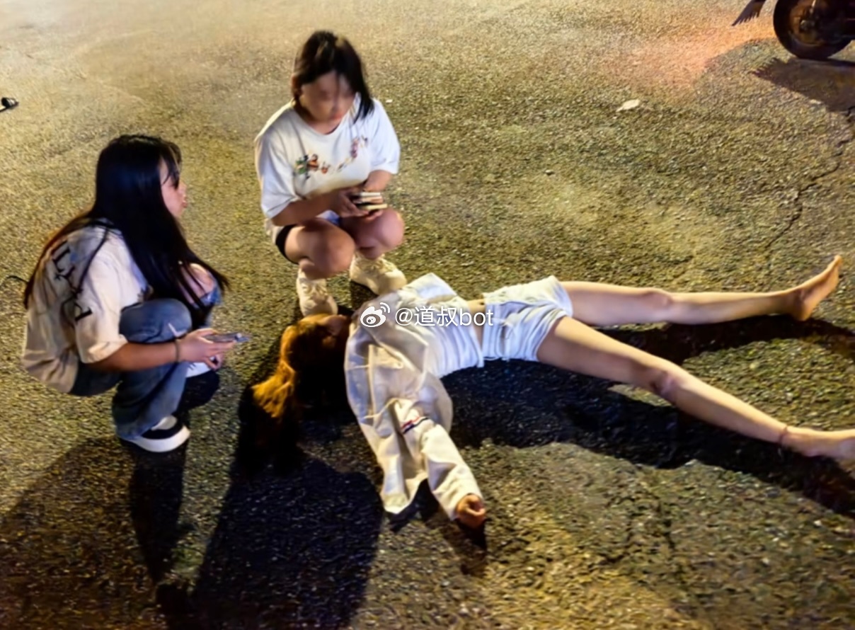 司机撞人后逃逸了。 